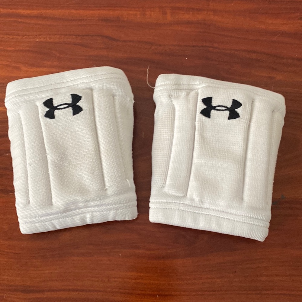 Volleyball Under Armour Knee Pads!